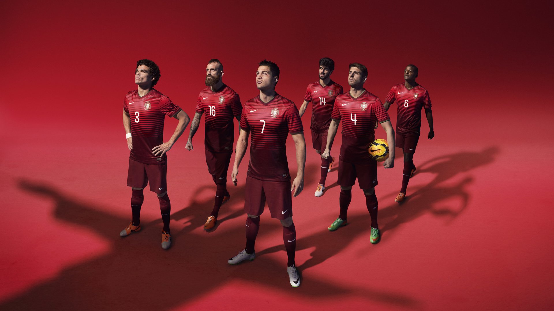 内马尔在美洲杯期间为队友加油，展现团队精神，内马尔拿过美州杯冠军吗