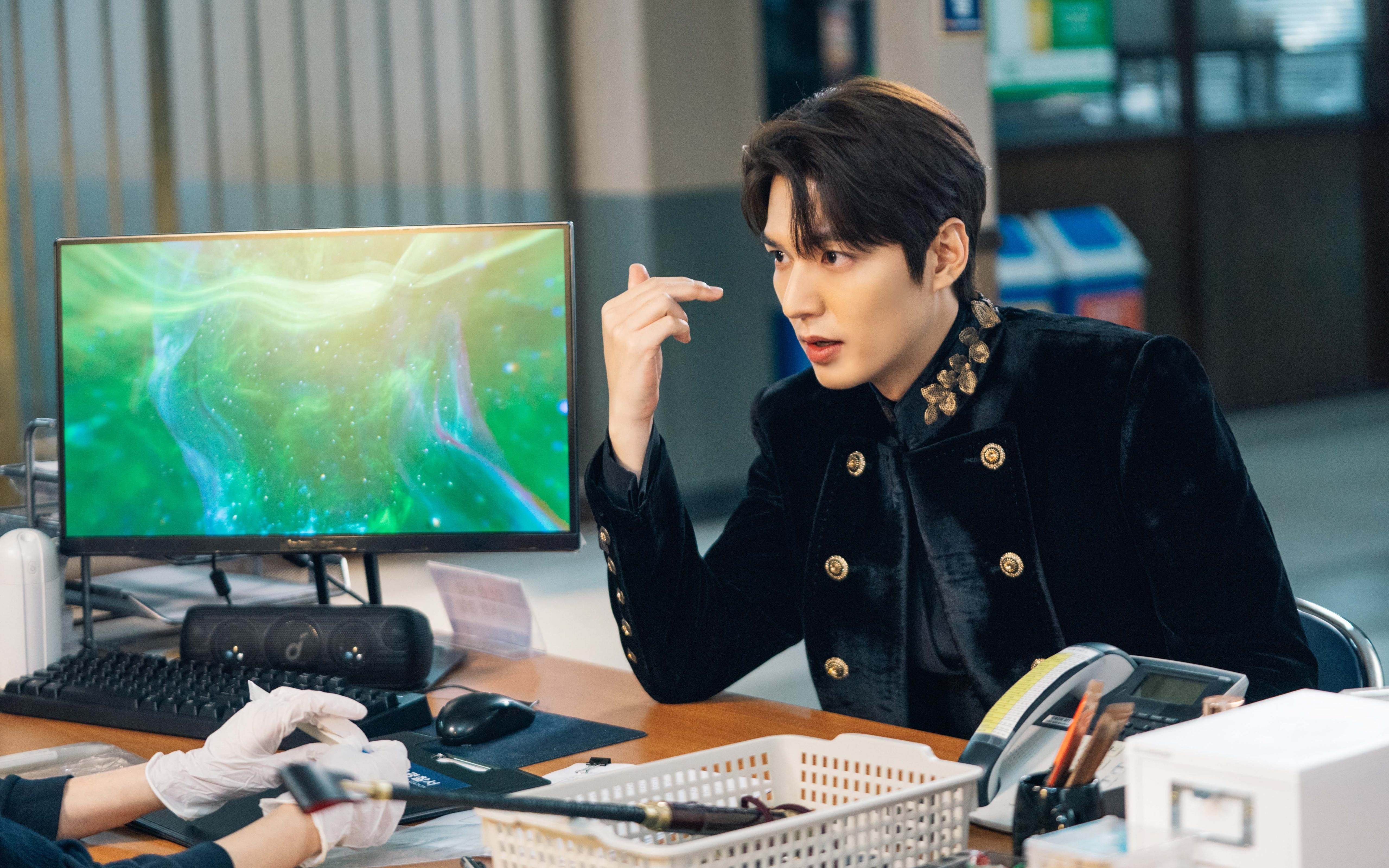 九游app下载中心-“极速一触即发：超越自我极限的巅峰对决”，极速超越宣传片