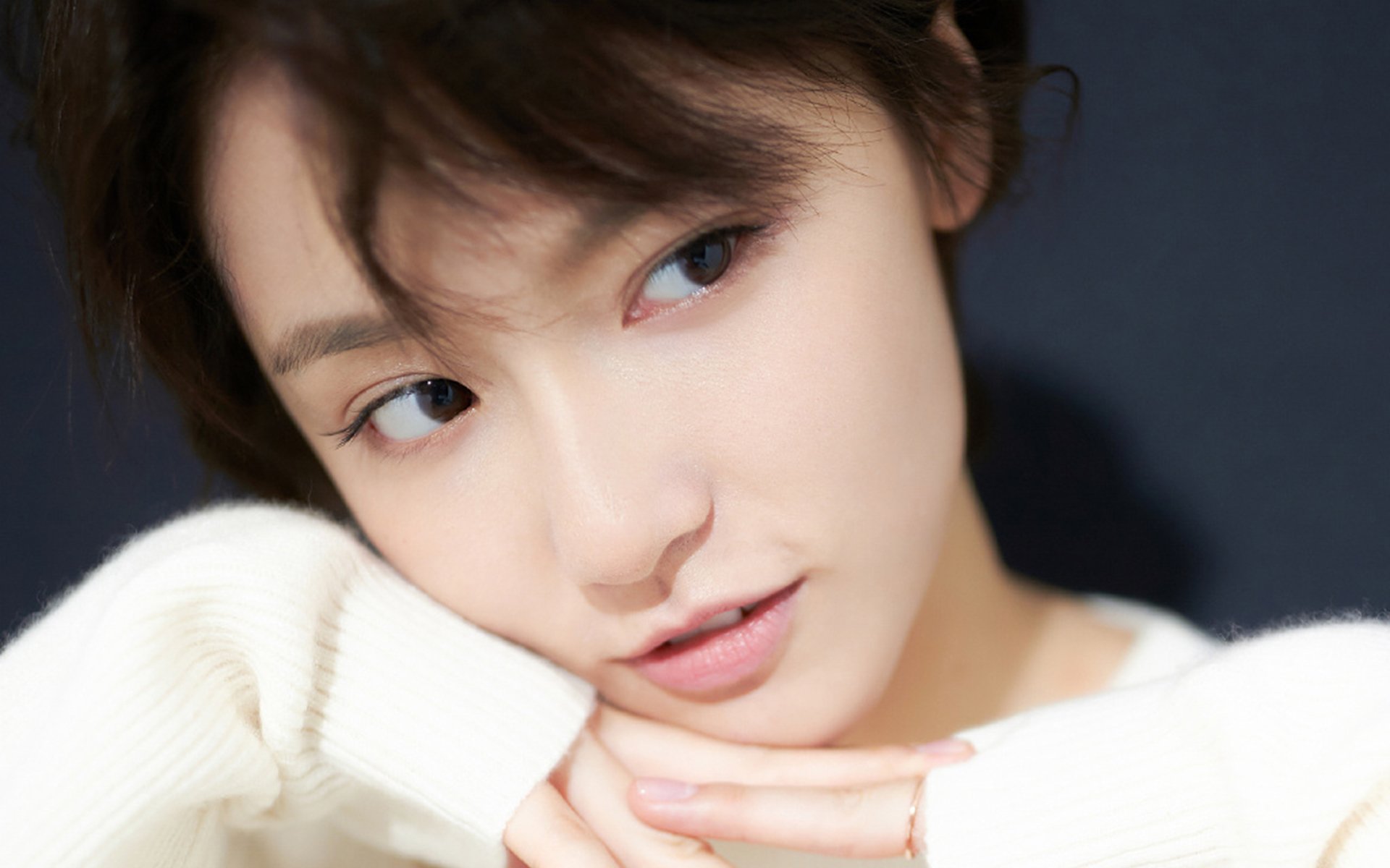 “法甲豪门一争高下，比赛精彩不断”，法甲榜首